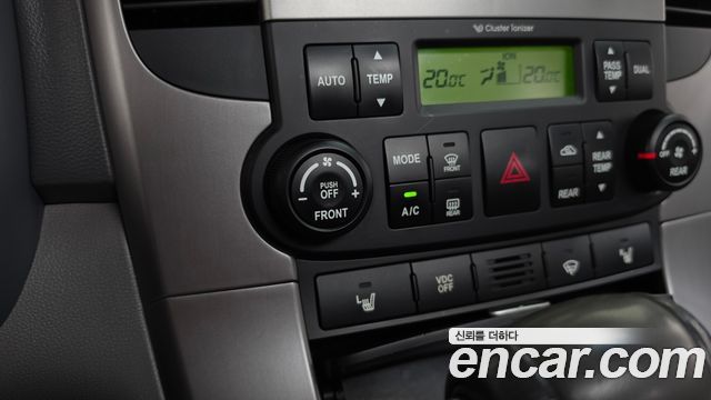 Kia Canival 2011 — photo 17