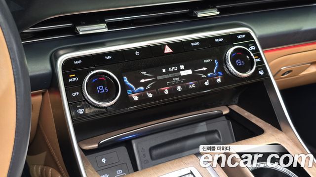 Genesis GV80 2020 — photo 31