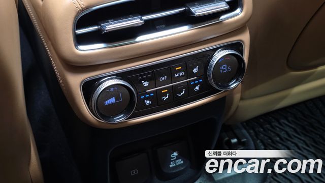 Genesis GV80 2020 — photo 34