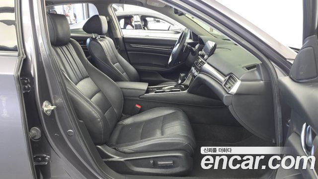 Honda Accord 2019 — photo 17