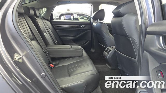 Honda Accord 2019 — photo 18
