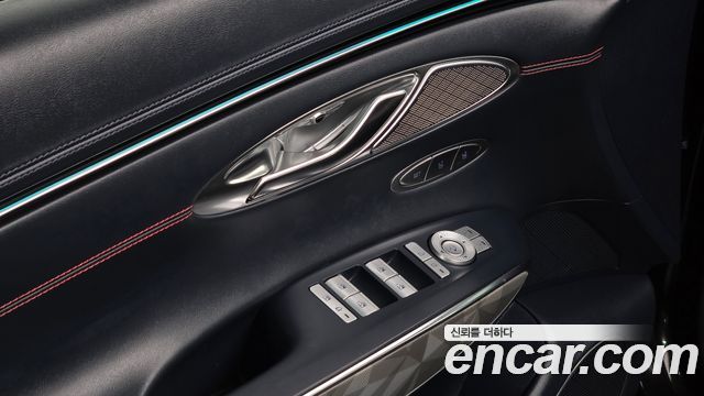 Genesis GV70 2023 — photo 16