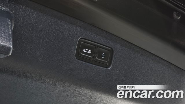 Genesis GV70 2023 — photo 20
