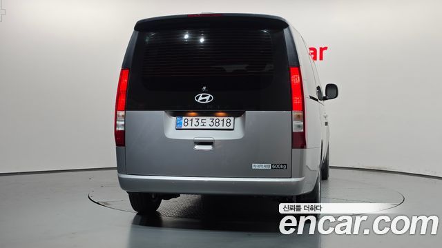 Hyundai Staria 2025 — photo 4