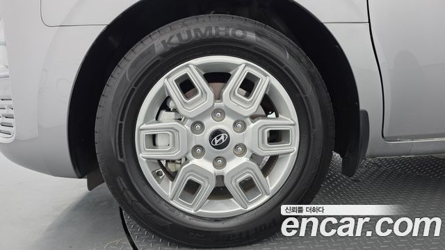 Hyundai Staria 2025 — photo 5