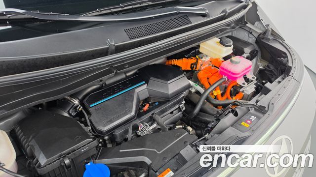 Hyundai Staria 2025 — photo 6