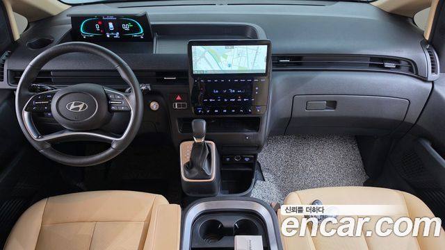 Hyundai Staria 2025 — photo 10