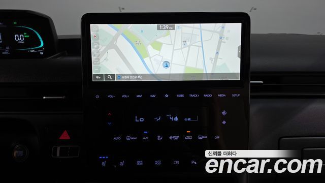 Hyundai Staria 2025 — photo 19