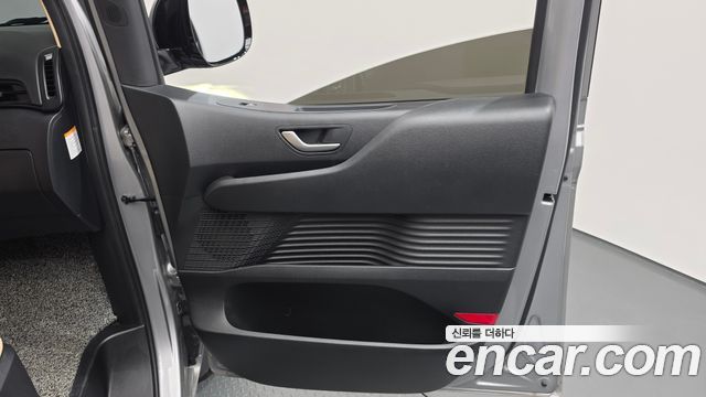 Hyundai Staria 2025 — photo 14