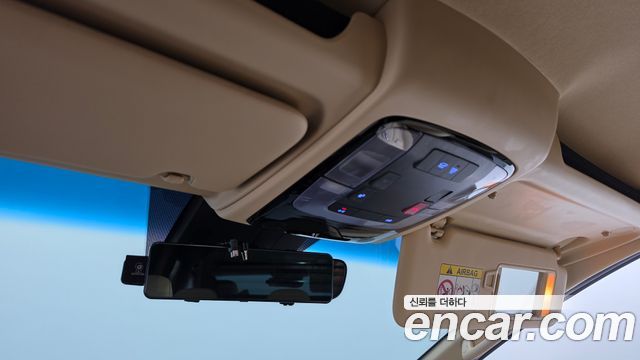 Hyundai Staria 2025 — photo 28