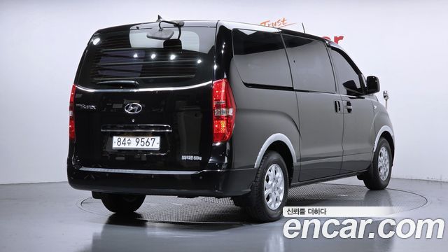 Hyundai Starex 2015 — photo 2