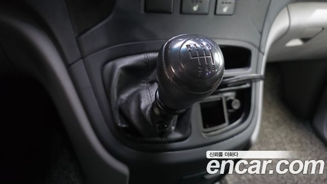 Hyundai Starex 2015 — photo 9