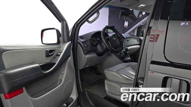 Hyundai Starex 2015 — photo 10
