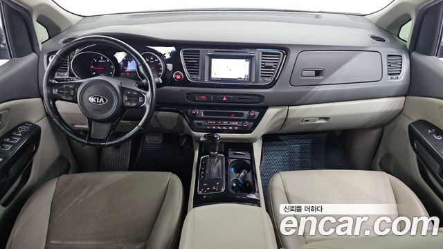 Kia Canival 2015 — photo 7