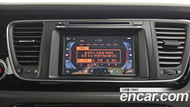 Kia Canival 2015 — photo 14