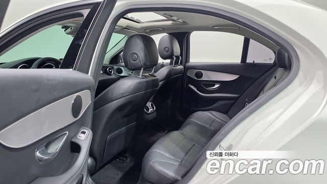 Mercedes-Benz C-Class 2017 — photo 11