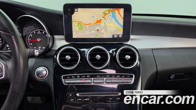 Mercedes-Benz C-Class 2017 — photo 12