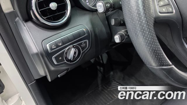 Mercedes-Benz C-Class 2017 — photo 17