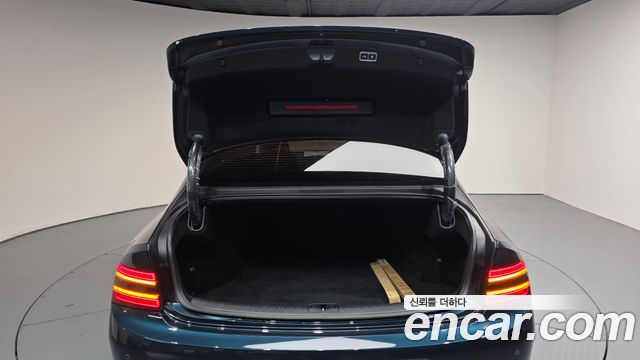 Genesis G80 2022 — photo 26