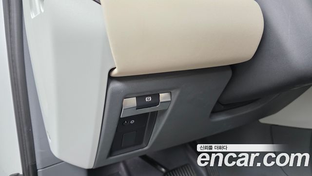 Land Rover Defender 2022 — photo 25