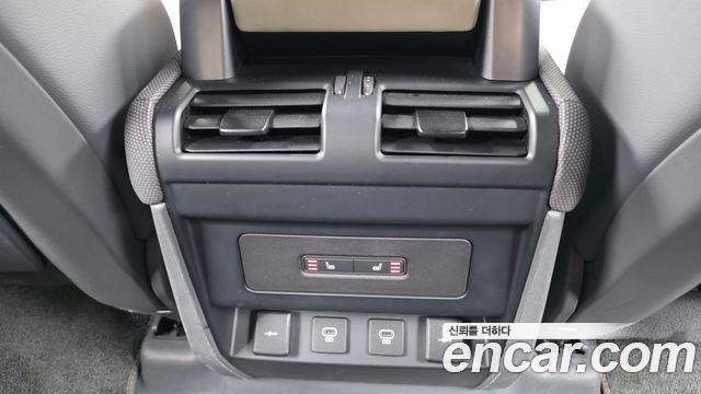 Land Rover Defender 2022 — photo 30