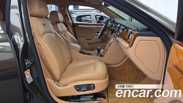 Bentley Mulsanne 2018 — photo 11