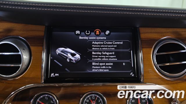 Bentley Mulsanne 2018 — photo 16