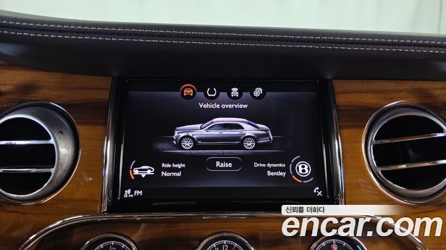 Bentley Mulsanne 2018 — photo 18