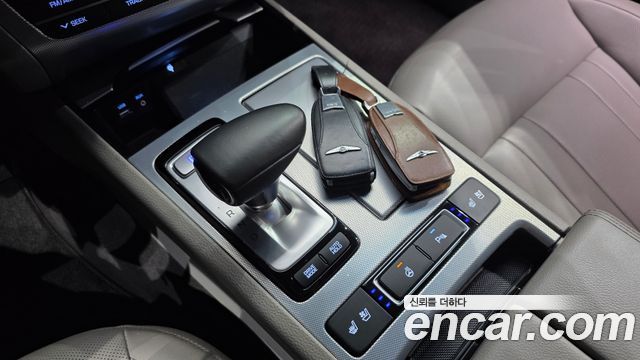 Genesis G80 2017 — photo 12