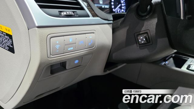 Genesis G80 2017 — photo 18