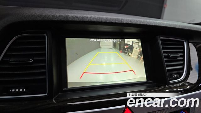 Genesis G80 2017 — photo 21