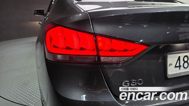 Genesis G80 2017 — photo 9