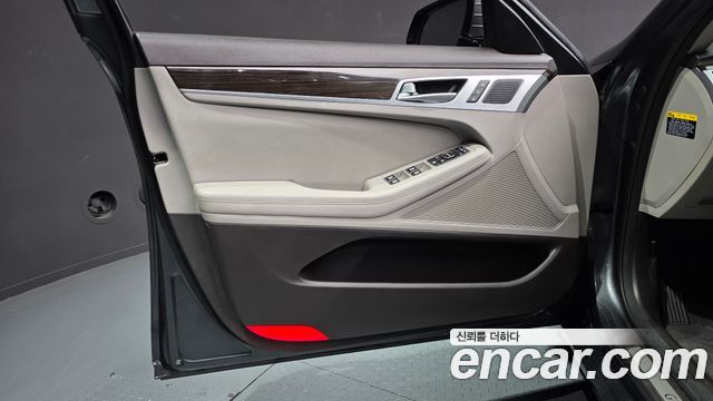 Genesis G80 2017 — photo 14