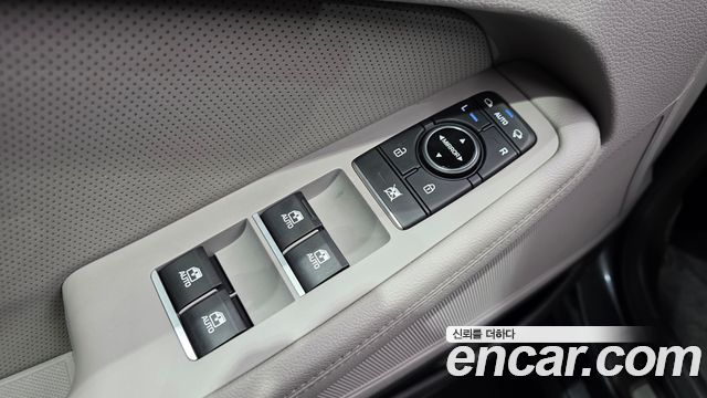 Genesis G80 2017 — photo 27