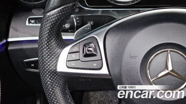 Mercedes-Benz E-Class 2018 — photo 23