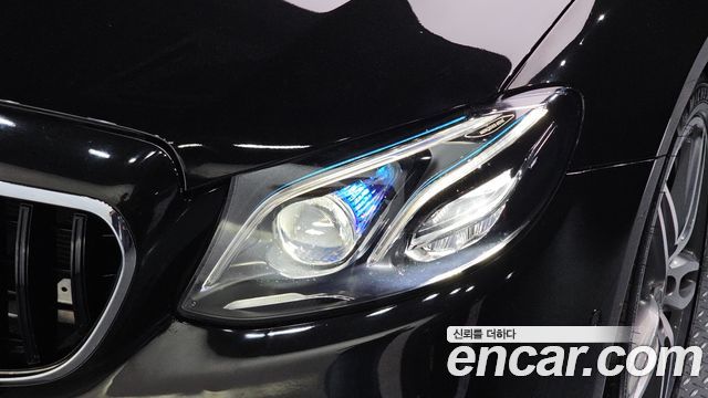 Mercedes-Benz E-Class 2018 — photo 8