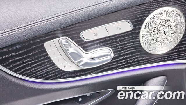 Mercedes-Benz E-Class 2018 — photo 28