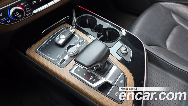 Audi Q7 2016 — photo 12