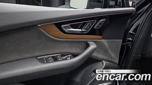 Audi Q7 2016 — photo 29