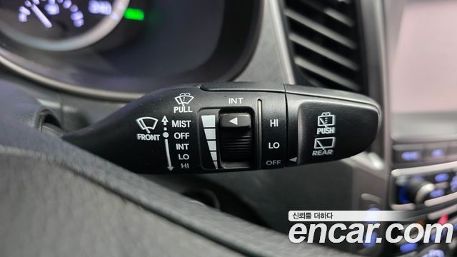 Hyundai Santafe 2018 — photo 28