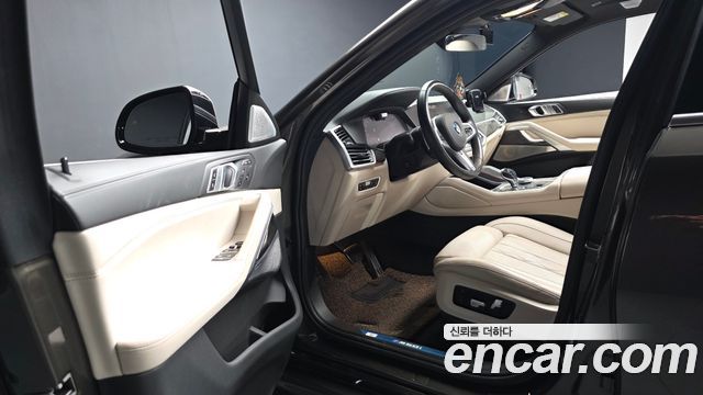 BMW X6 2021 — photo 10