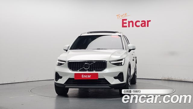 Volvo XC40 2025 — photo 3