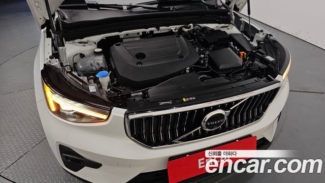 Volvo XC40 2025 — photo 6