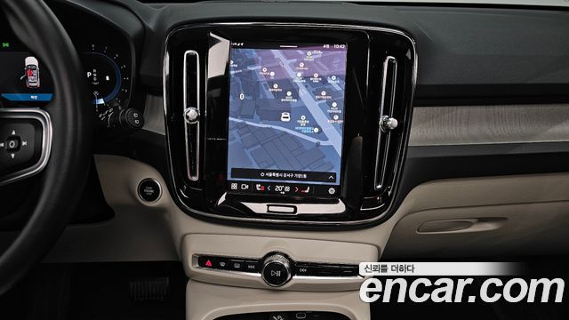 Volvo XC40 2025 — photo 20