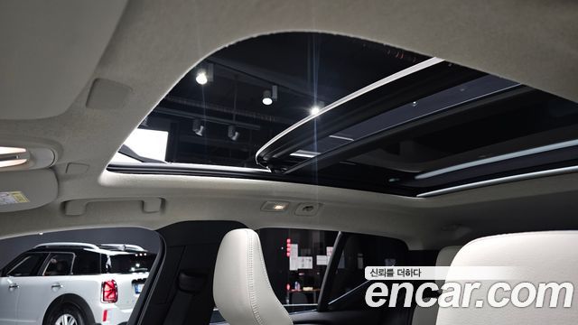 Volvo XC40 2025 — photo 26