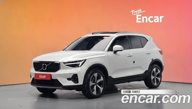 Volvo XC40 2025 — photo 1