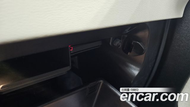 Volvo XC40 2025 — photo 32
