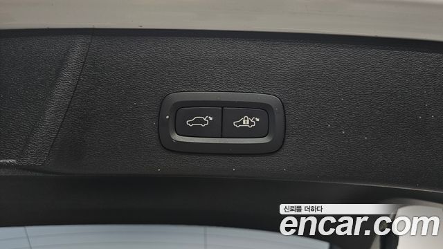 Volvo XC40 2025 — photo 34