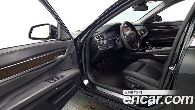 BMW 7-Series 2014 — photo 11