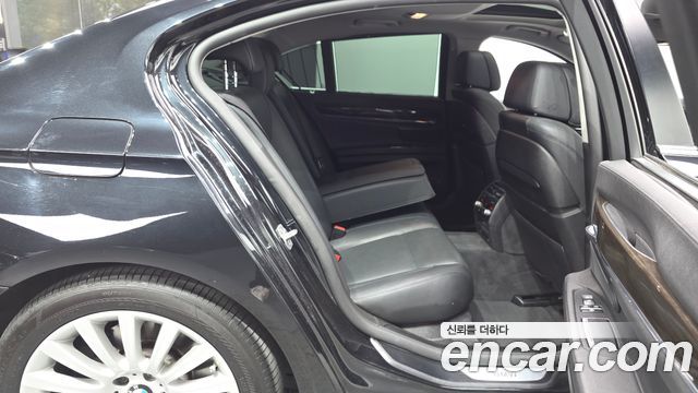 BMW 7-Series 2014 — photo 12